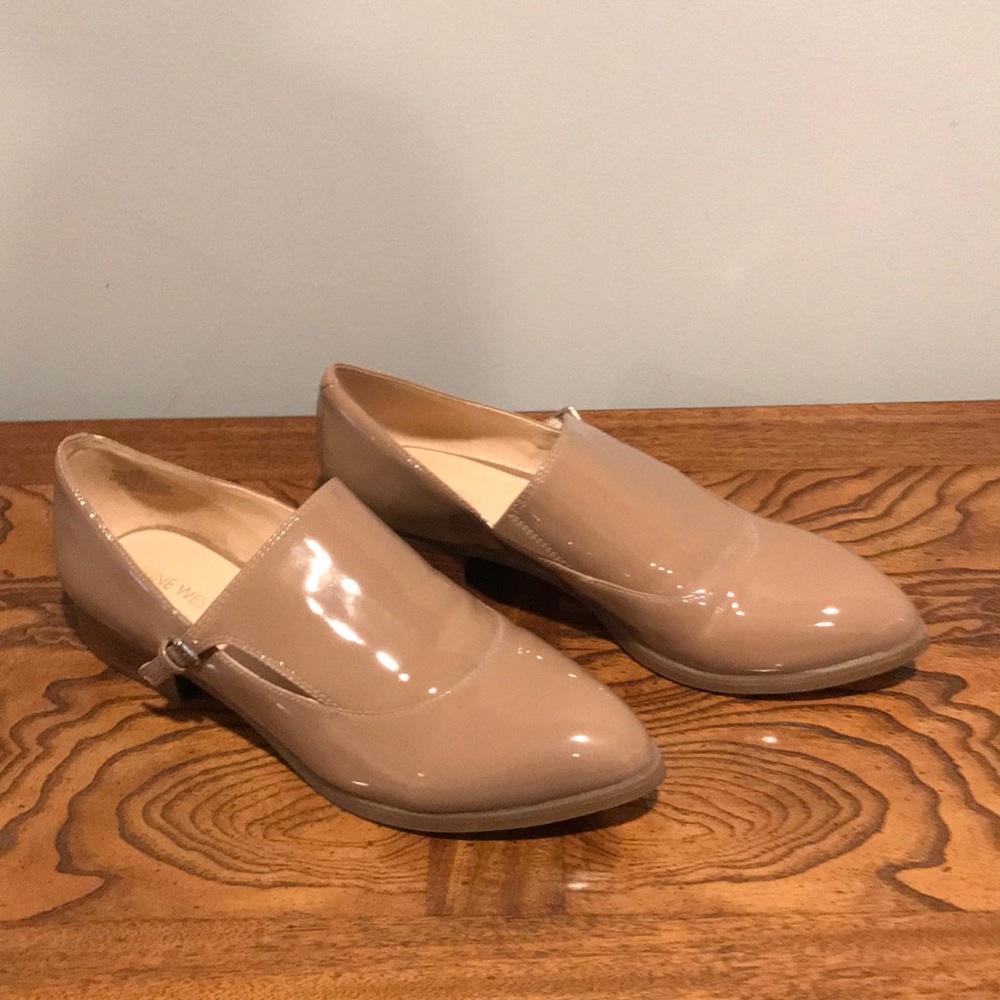 Taupe patent loader style flat